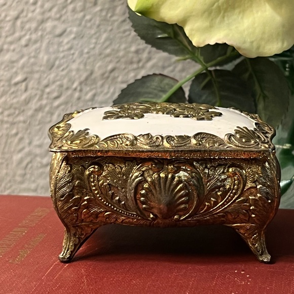 VTG Silver Stone Floral Trinket Box White Enamel Lid Red Velvet Lining Japan - Picture 10 of 14